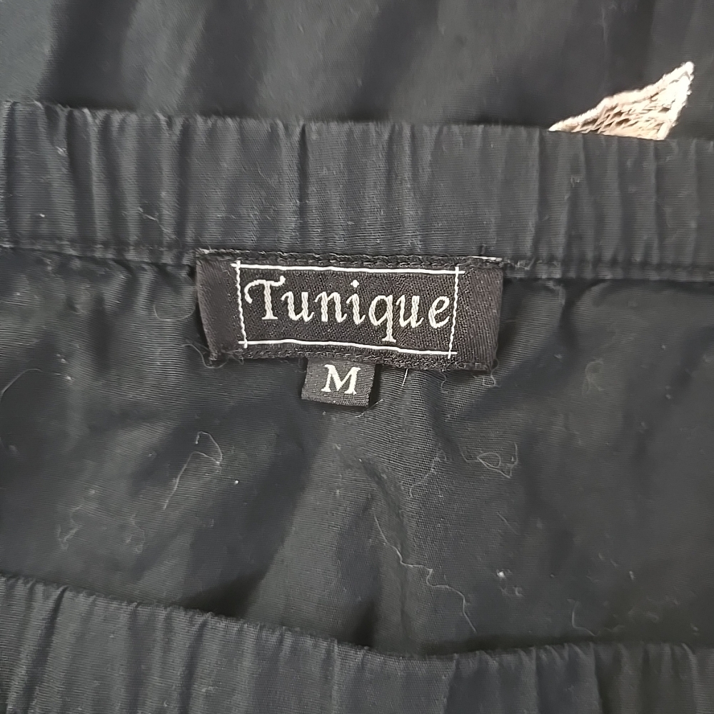 Tunique Boho Black Skirt with Tan Floral Embroidery Sz M Zipper Closure - Picture 3 of 6